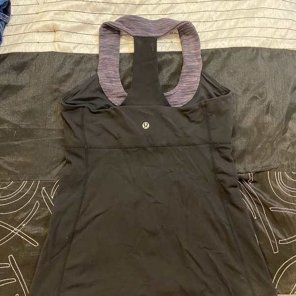 Lululemon scoop tank in size 6 - Picture 2 of 4